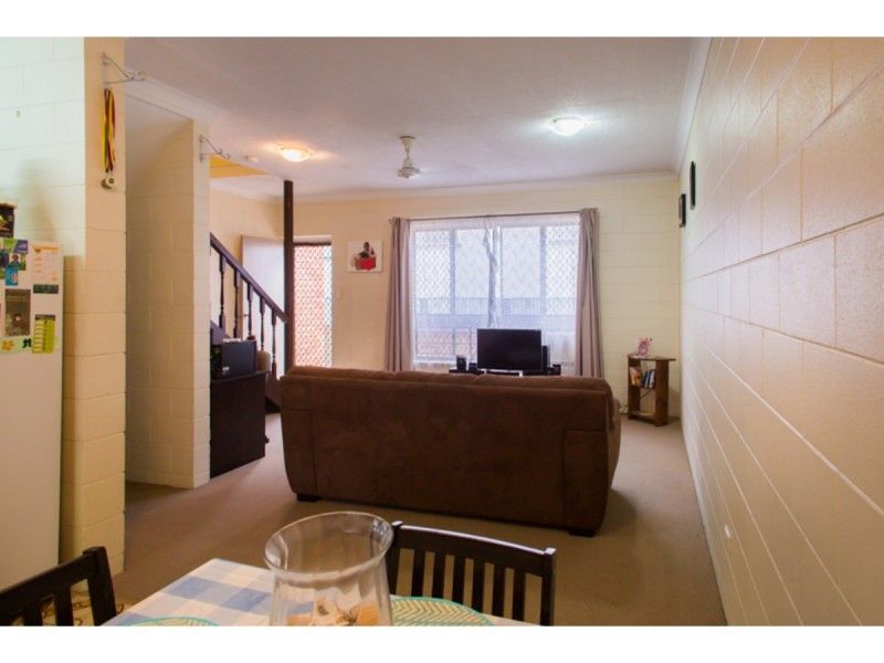 2/16 Cowley Street, West End QLD 4810