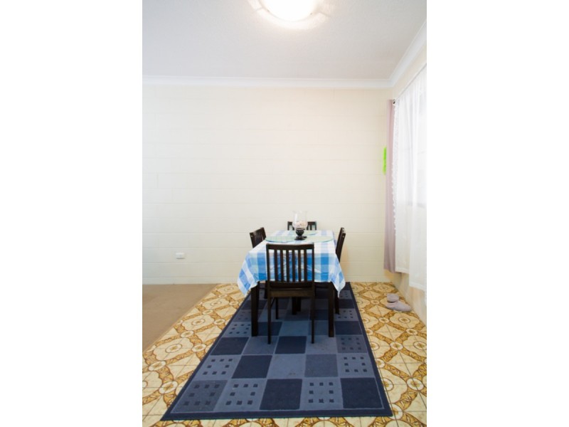 2/16 Cowley Street, West End QLD 4810