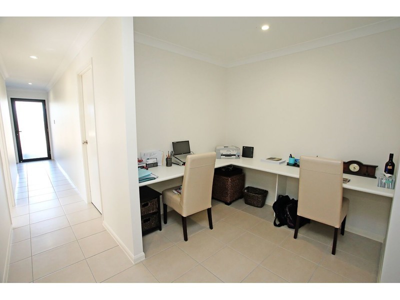 86 Willowbank Drive, Kirwan QLD 4817