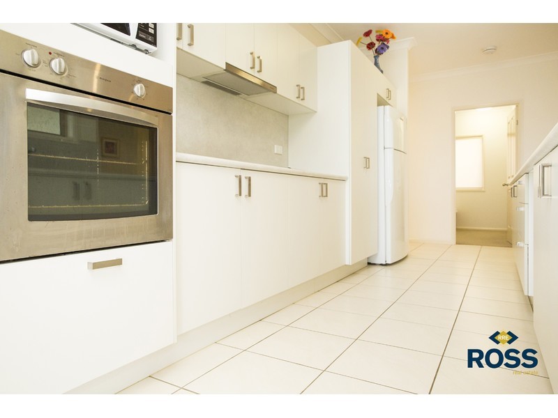 18 Kroymans Drive, Mount Louisa QLD 4814