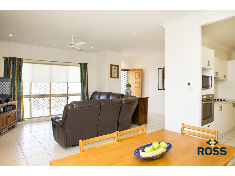 18 Kroymans Drive, Mount Louisa QLD 4814