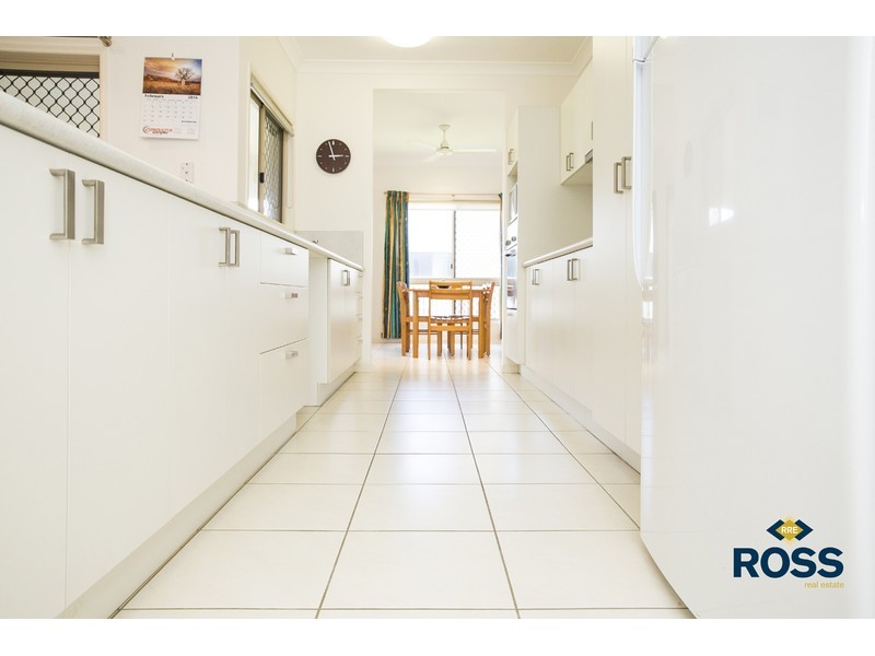 18 Kroymans Drive, Mount Louisa QLD 4814