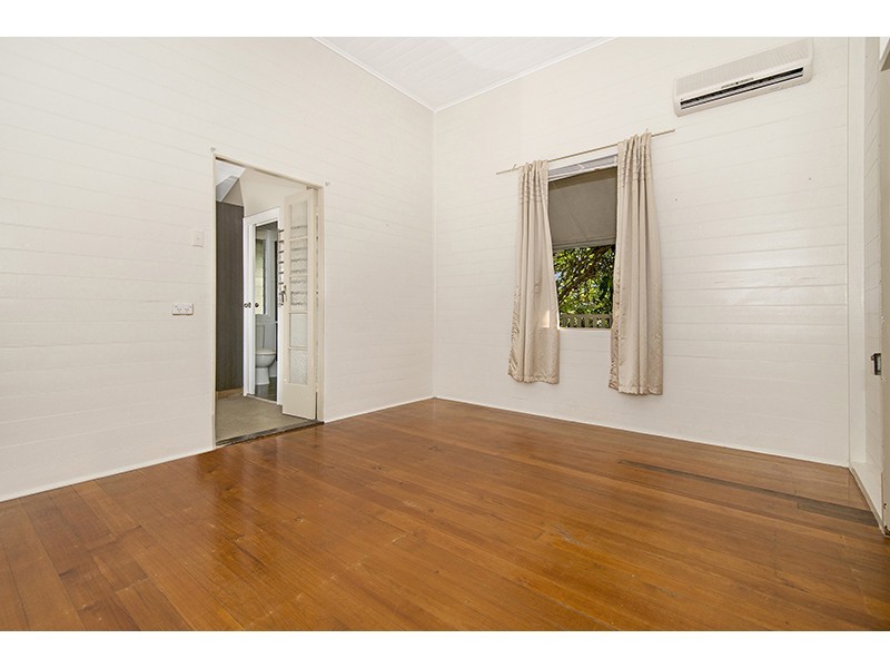 15 Harold Street, West End QLD 4810