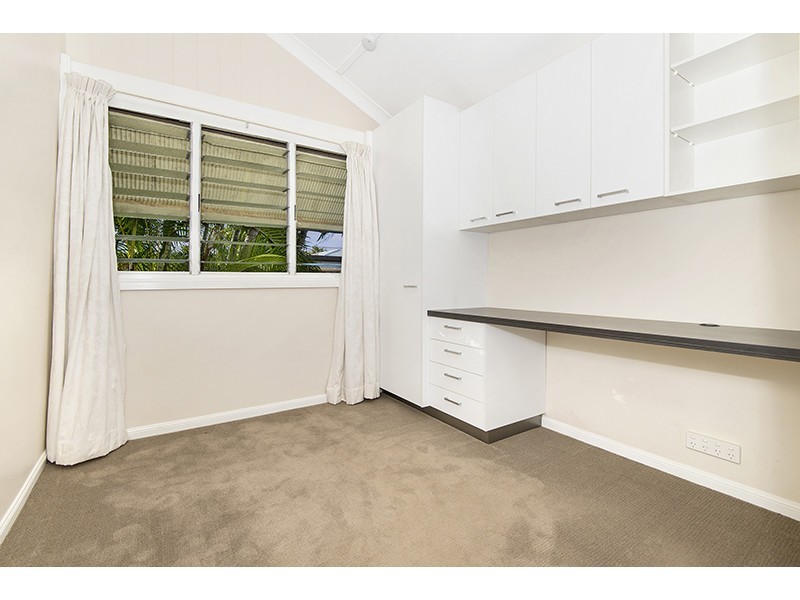 15 Harold Street, West End QLD 4810