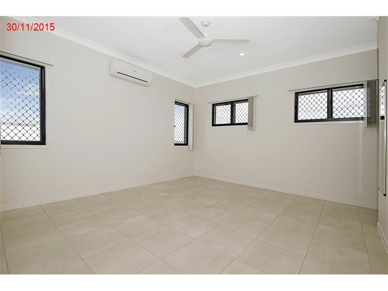 40 Bluewattle Boulevard, Rasmussen QLD 4815