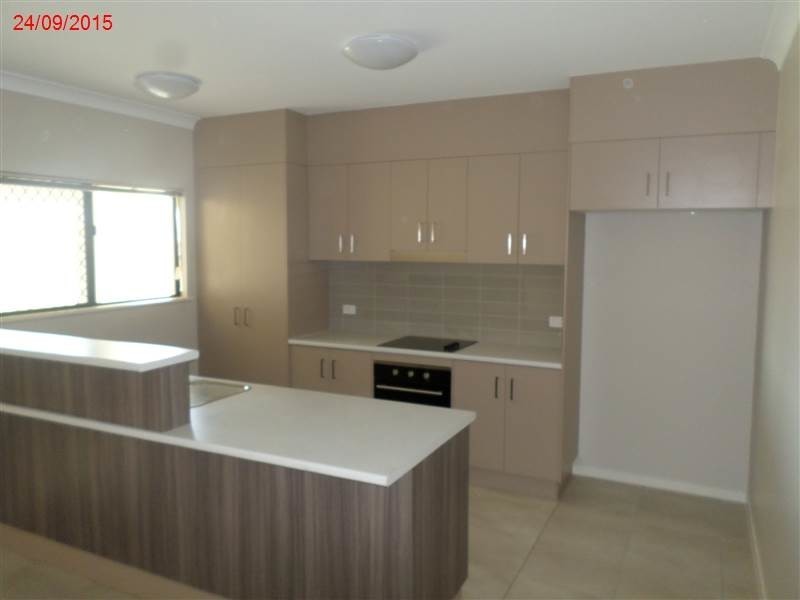 42 Bluewattle Boulevard, Rasmussen QLD 4815