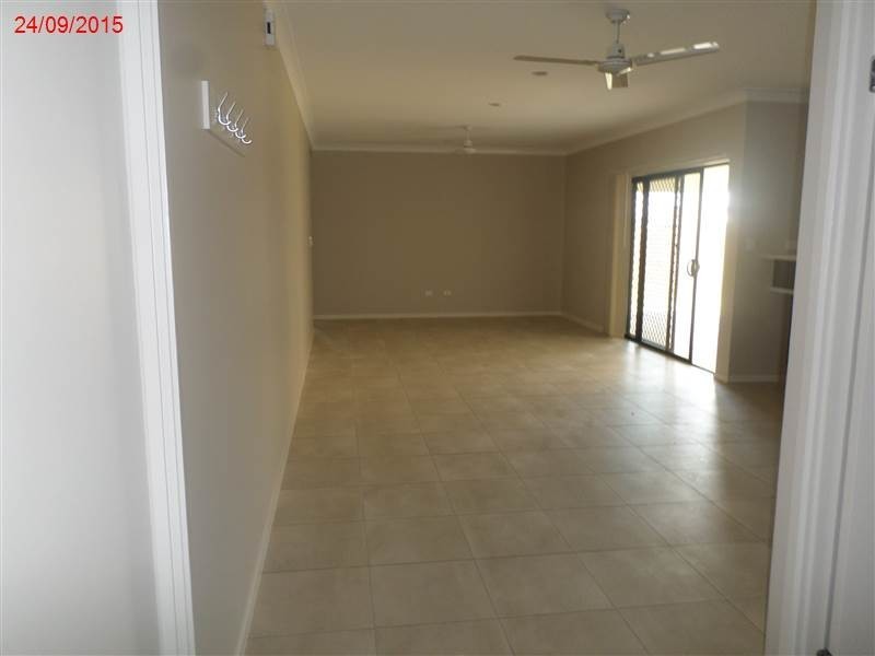 42 Bluewattle Boulevard, Rasmussen QLD 4815