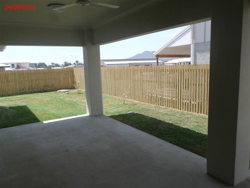 42 Bluewattle Boulevard, Rasmussen QLD 4815