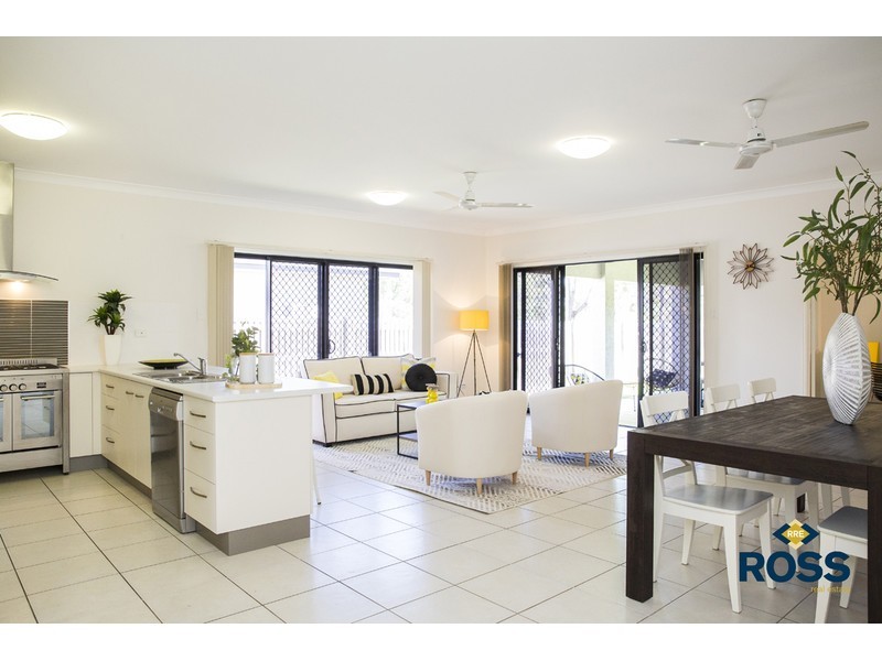 32 Mallorca Circuit, Burdell QLD 4818