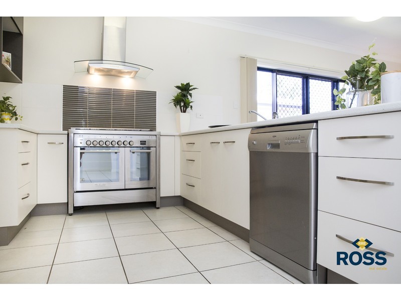 32 Mallorca Circuit, Burdell QLD 4818