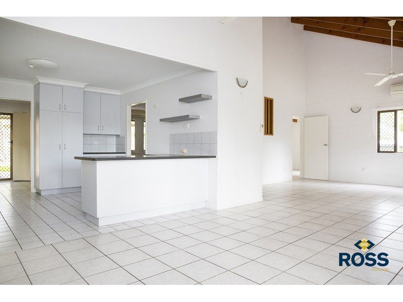 9 Nowland Avenue, Cranbrook QLD 4814