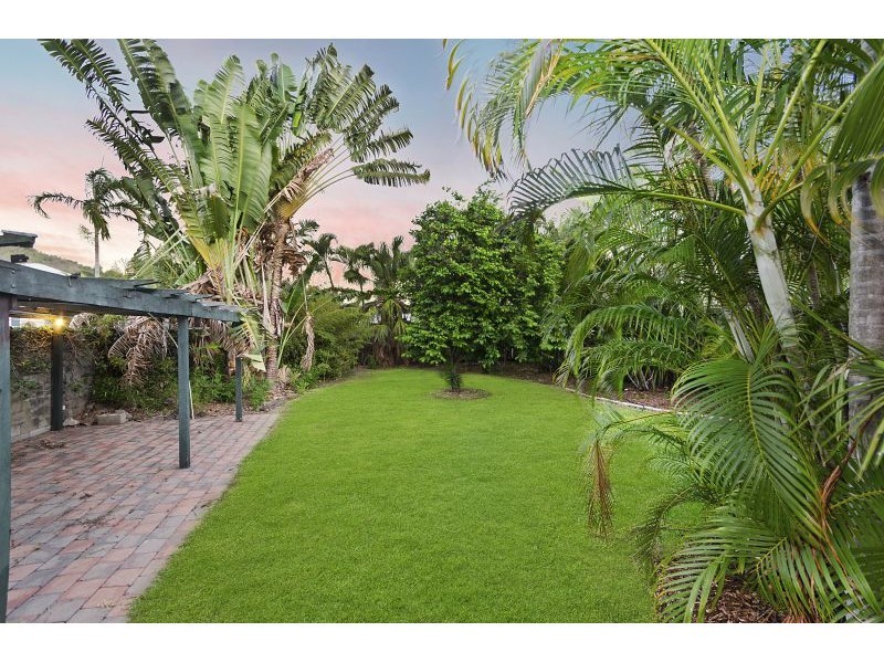19 Leigh Street, West End QLD 4810