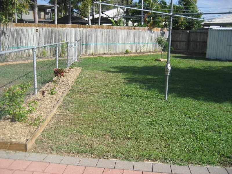 2/21 Northwest Crescent, Cranbrook QLD 4814