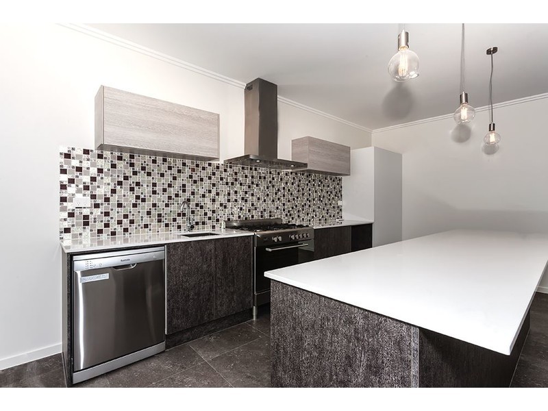 15 Holbourne Street, Bushland Beach QLD 4818