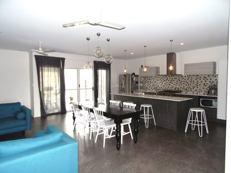 15 Holbourne Street, Bushland Beach QLD 4818