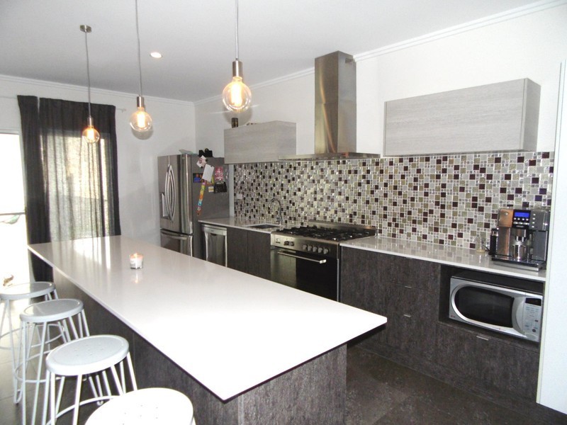 15 Holbourne Street, Bushland Beach QLD 4818