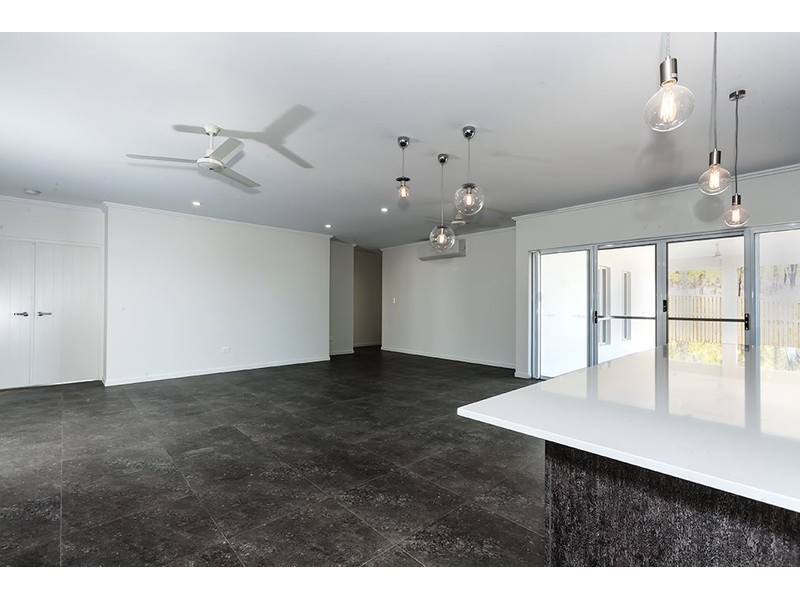 15 Holbourne Street, Bushland Beach QLD 4818