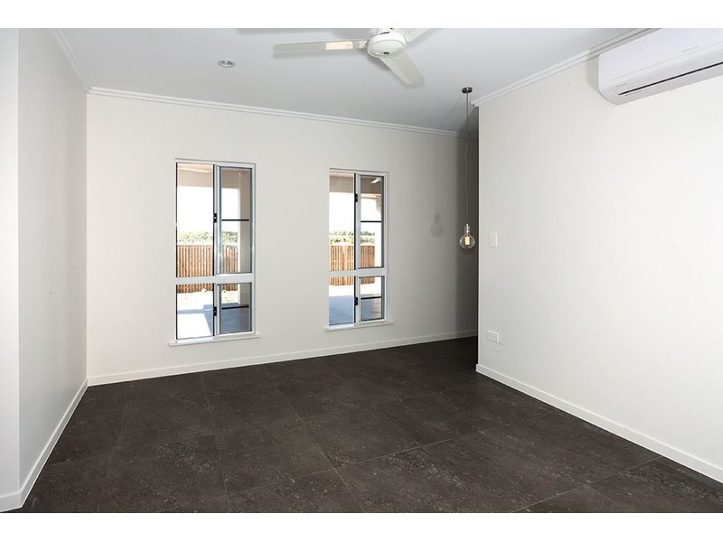 15 Holbourne Street, Bushland Beach QLD 4818