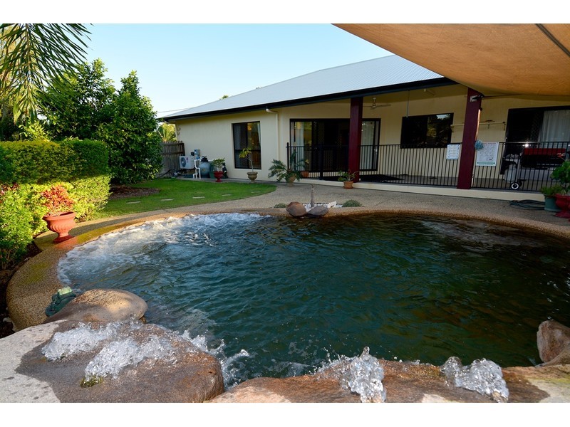 25 Mostyn Crescent, Bushland Beach QLD 4818