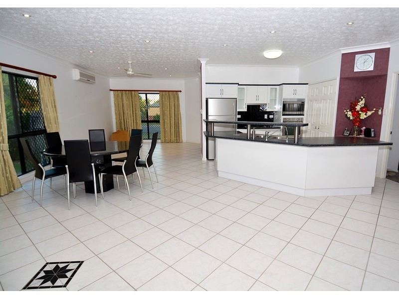25 Mostyn Crescent, Bushland Beach QLD 4818