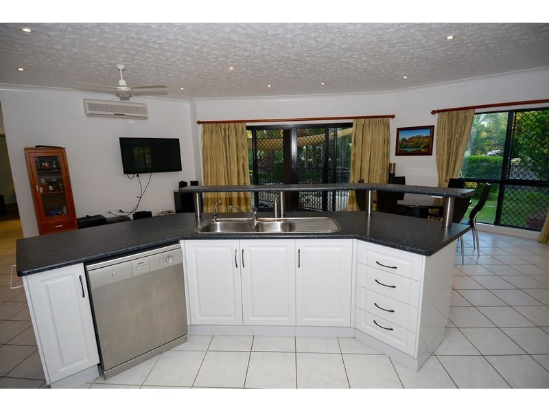 25 Mostyn Crescent, Bushland Beach QLD 4818