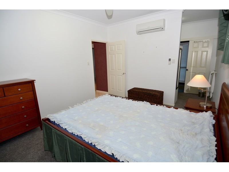 25 Mostyn Crescent, Bushland Beach QLD 4818