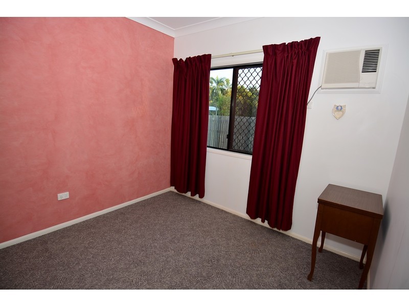 25 Mostyn Crescent, Bushland Beach QLD 4818