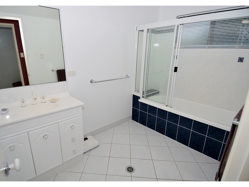 25 Mostyn Crescent, Bushland Beach QLD 4818