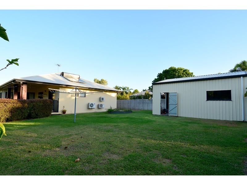 25 Mostyn Crescent, Bushland Beach QLD 4818