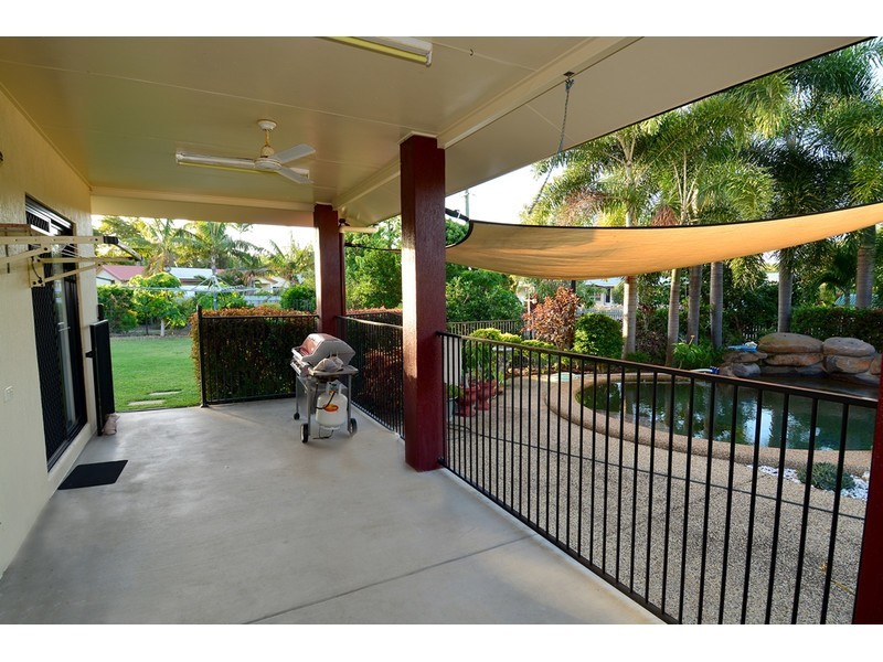 25 Mostyn Crescent, Bushland Beach QLD 4818