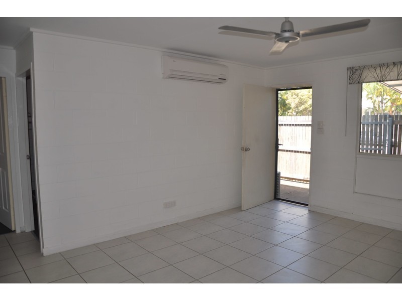 2/48 Marks Street, Hermit Park QLD 4812