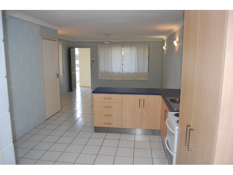 1/5 Halliday Street, Kirwan QLD 4817