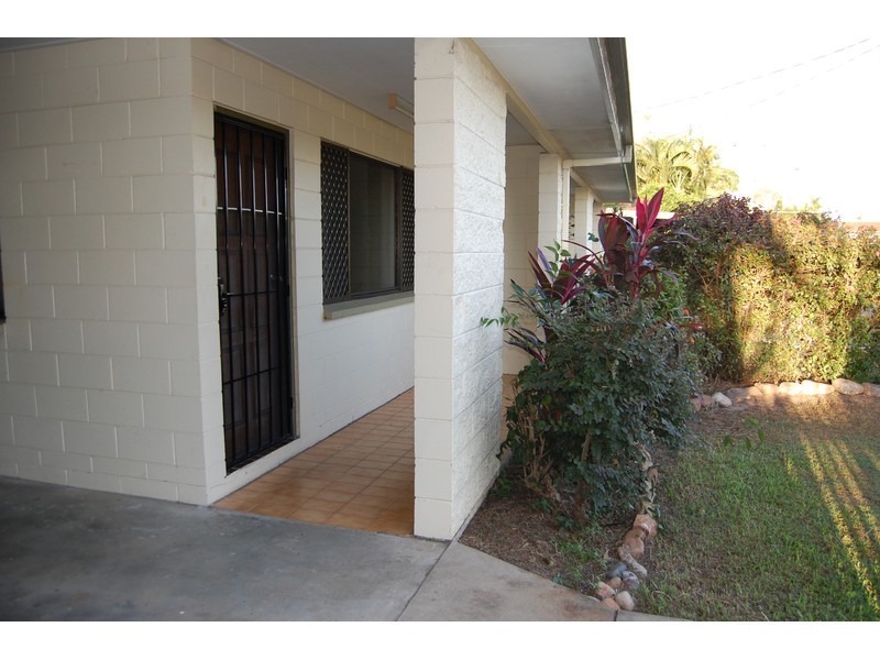 2/5 Halliday Street, Kirwan QLD 4817