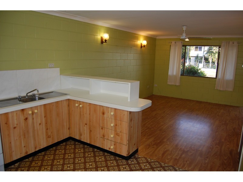 2/5 Halliday Street, Kirwan QLD 4817