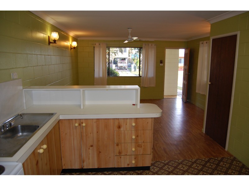 2/5 Halliday Street, Kirwan QLD 4817