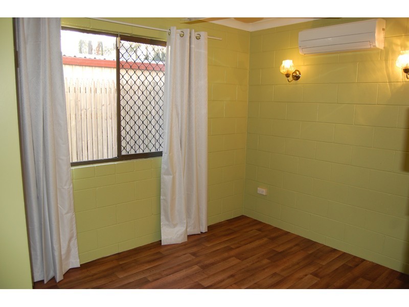 2/5 Halliday Street, Kirwan QLD 4817