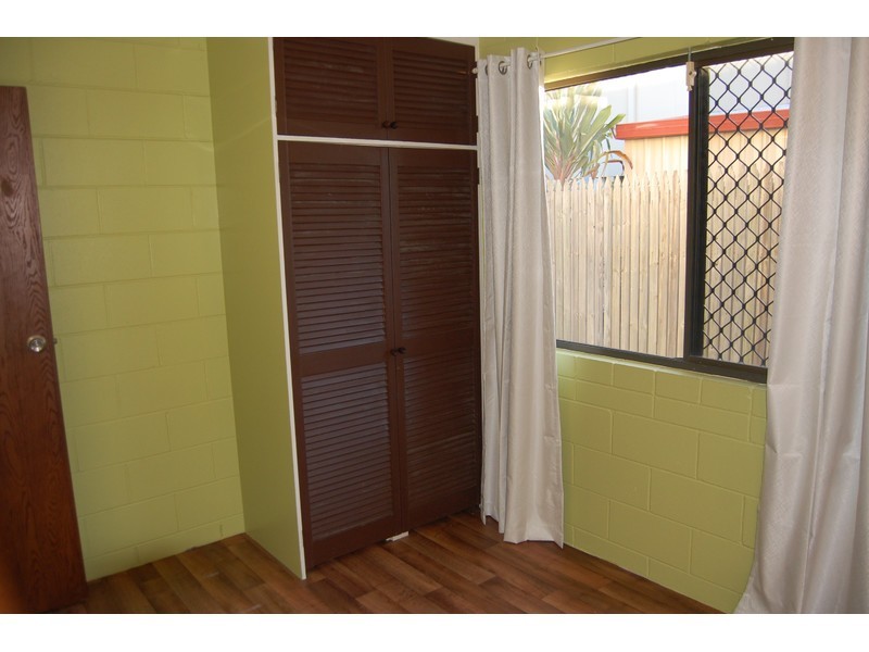 2/5 Halliday Street, Kirwan QLD 4817