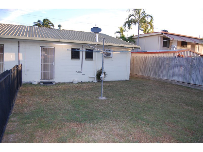 2/5 Halliday Street, Kirwan QLD 4817