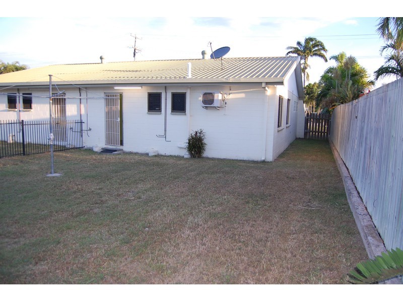 2/5 Halliday Street, Kirwan QLD 4817