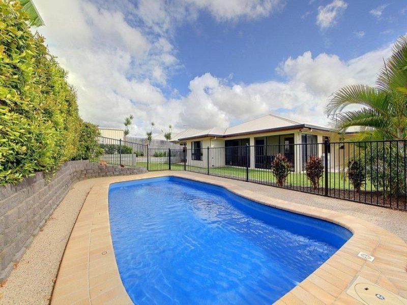 8 Fuji Court, Mount Louisa QLD 4814