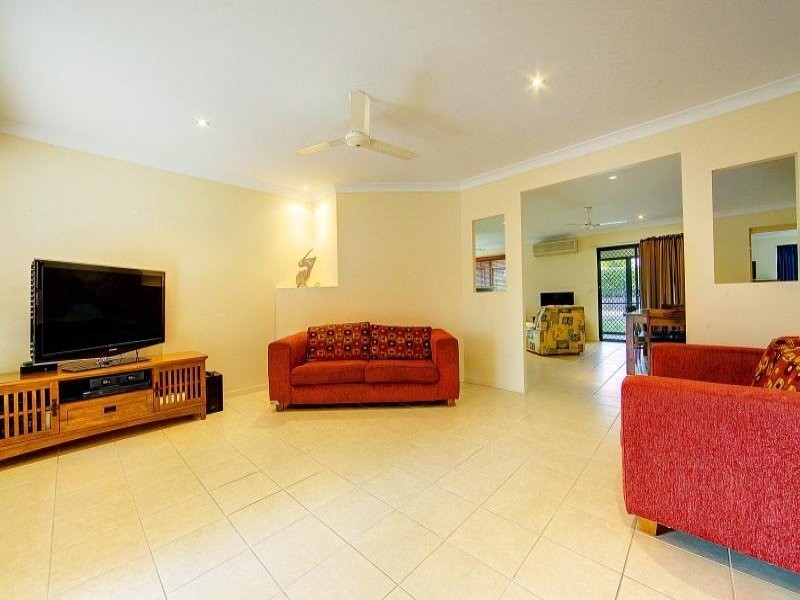 8 Fuji Court, Mount Louisa QLD 4814