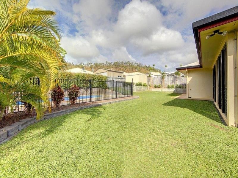 8 Fuji Court, Mount Louisa QLD 4814