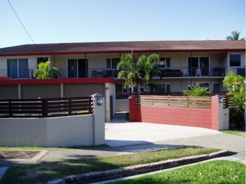 1/2 Howitt Street, North Ward QLD 4810