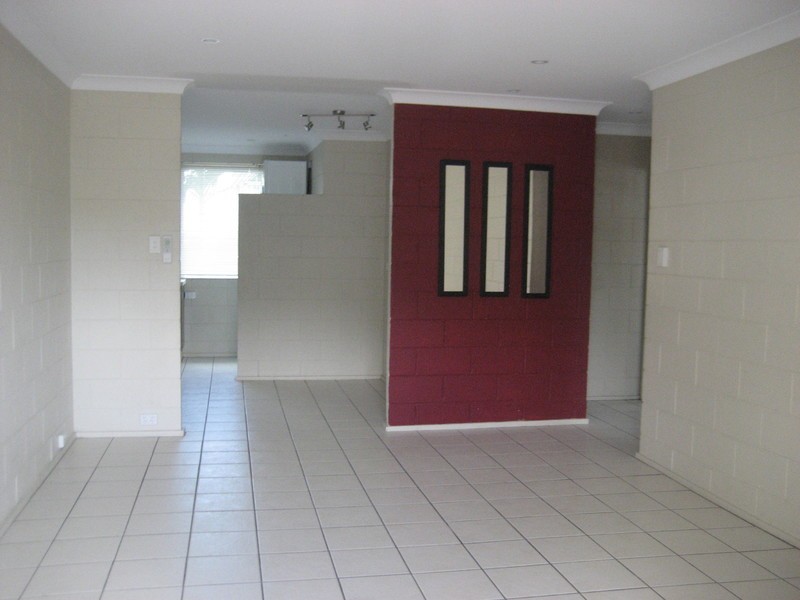 1/2 Howitt Street, North Ward QLD 4810