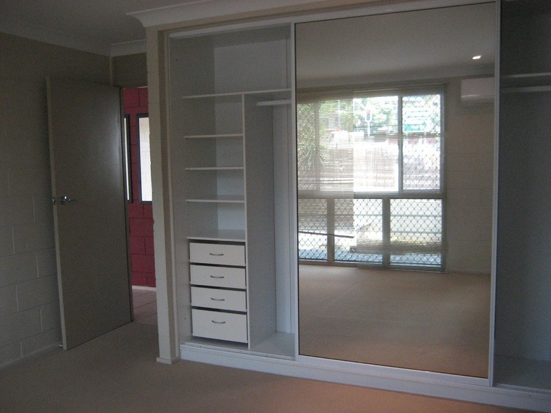 1/2 Howitt Street, North Ward QLD 4810