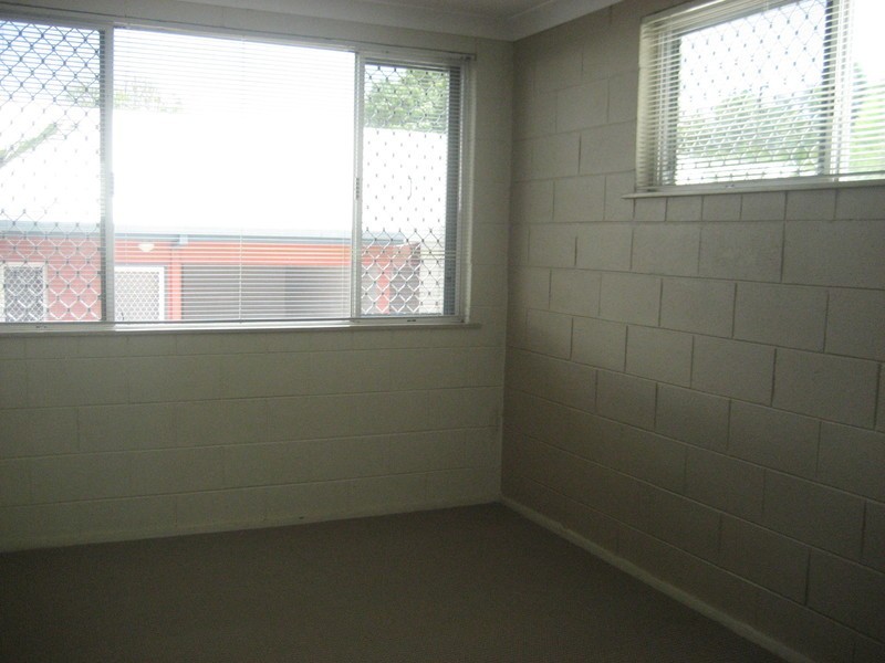 1/2 Howitt Street, North Ward QLD 4810