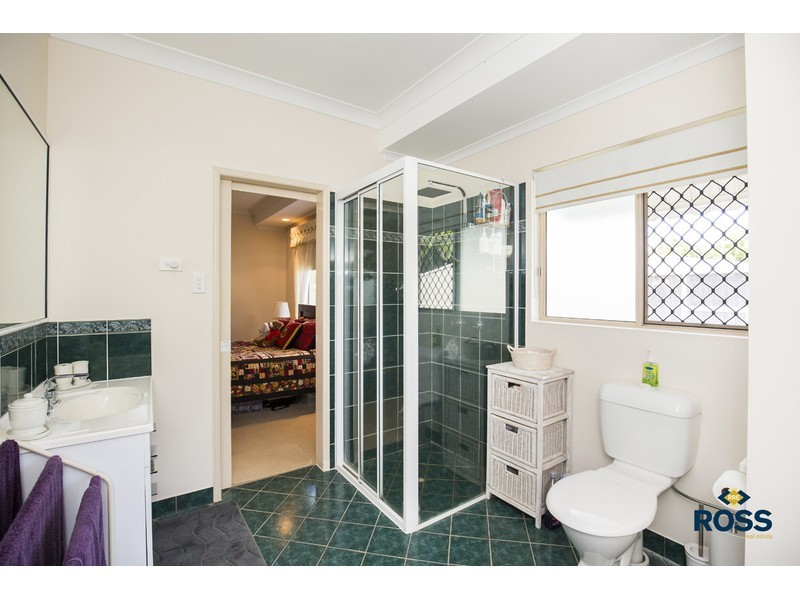 27 Rossato Crescent, Rasmussen QLD 4815