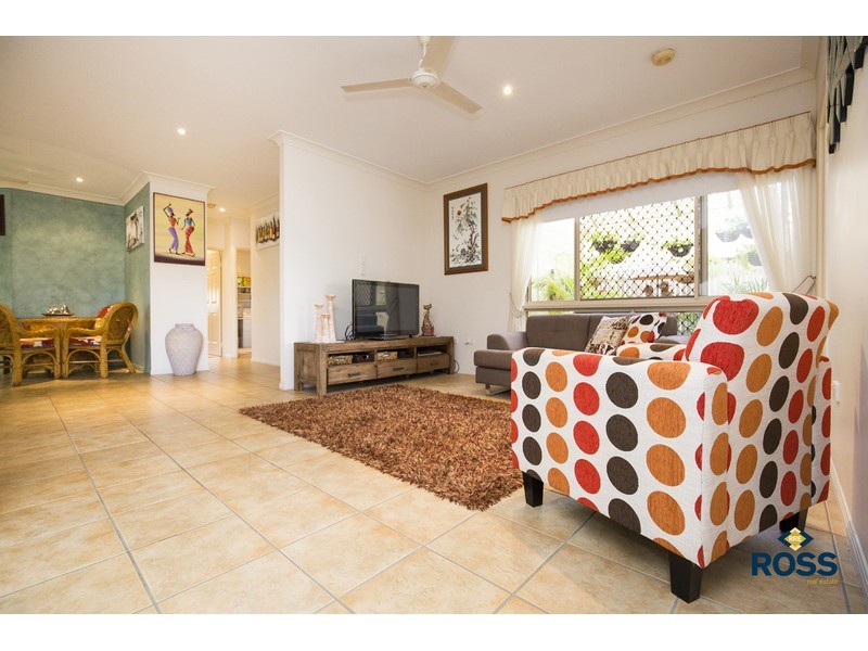 27 Rossato Crescent, Rasmussen QLD 4815