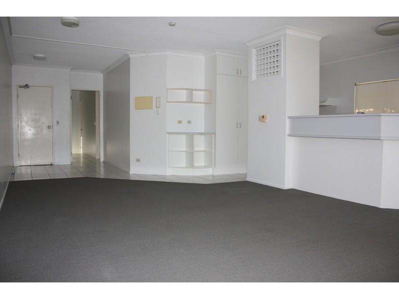 1/377 Stanley Street West, North Ward QLD 4810