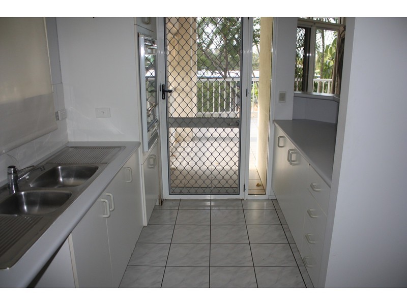 1/377 Stanley Street West, North Ward QLD 4810